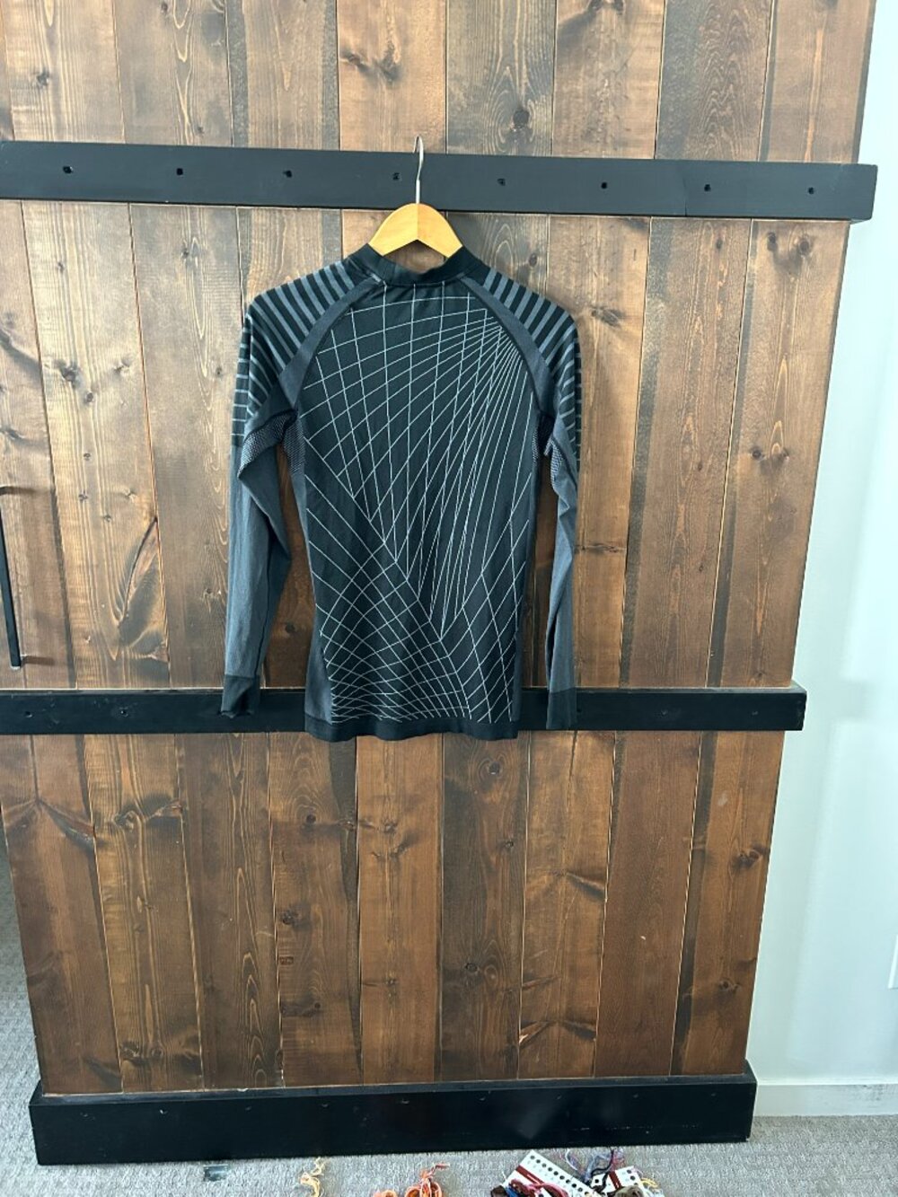 Craft Black and Charcoal Geometric Long Sleeve Base Layer Women’s Size L - Picture 5 of 11